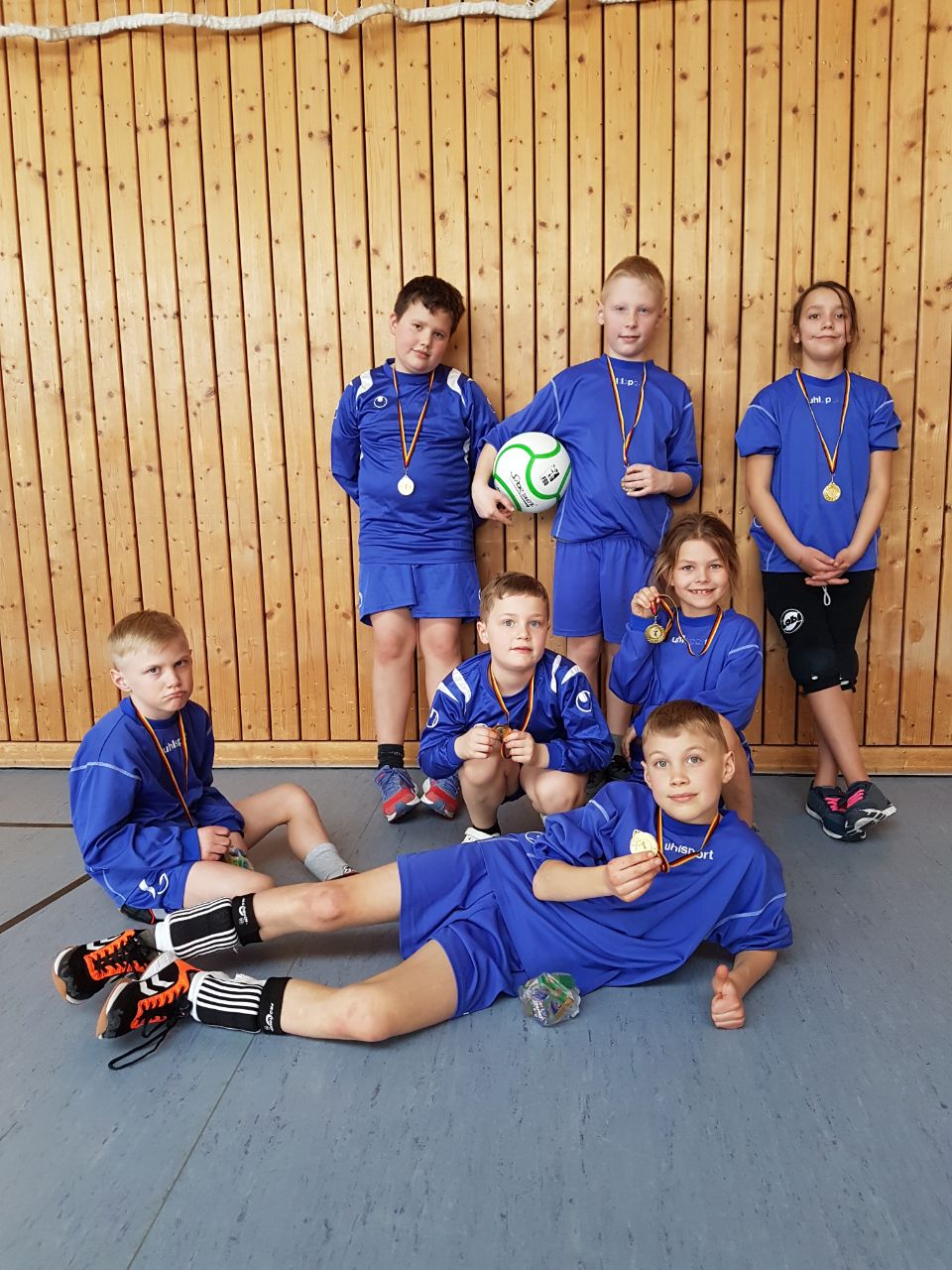Die erfolgreichen Spieler der Ochsenbacher U8 und U12